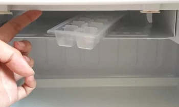 penyebab freezer beku sebagian